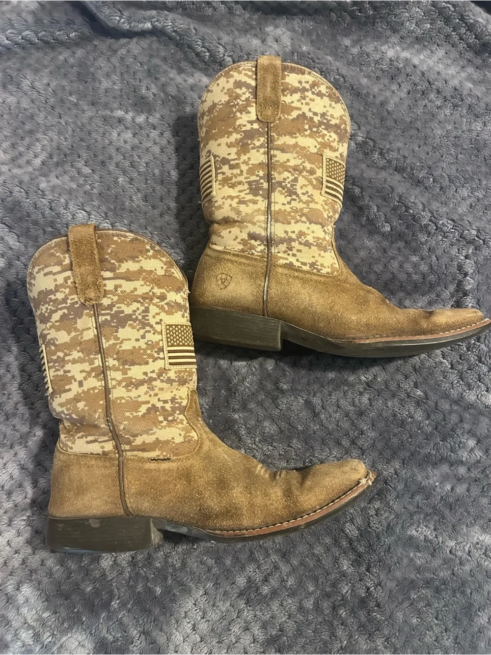 Good Condition Boys Sz5 Ariat Camo Print Patriotic Cowboy Boot American Flag